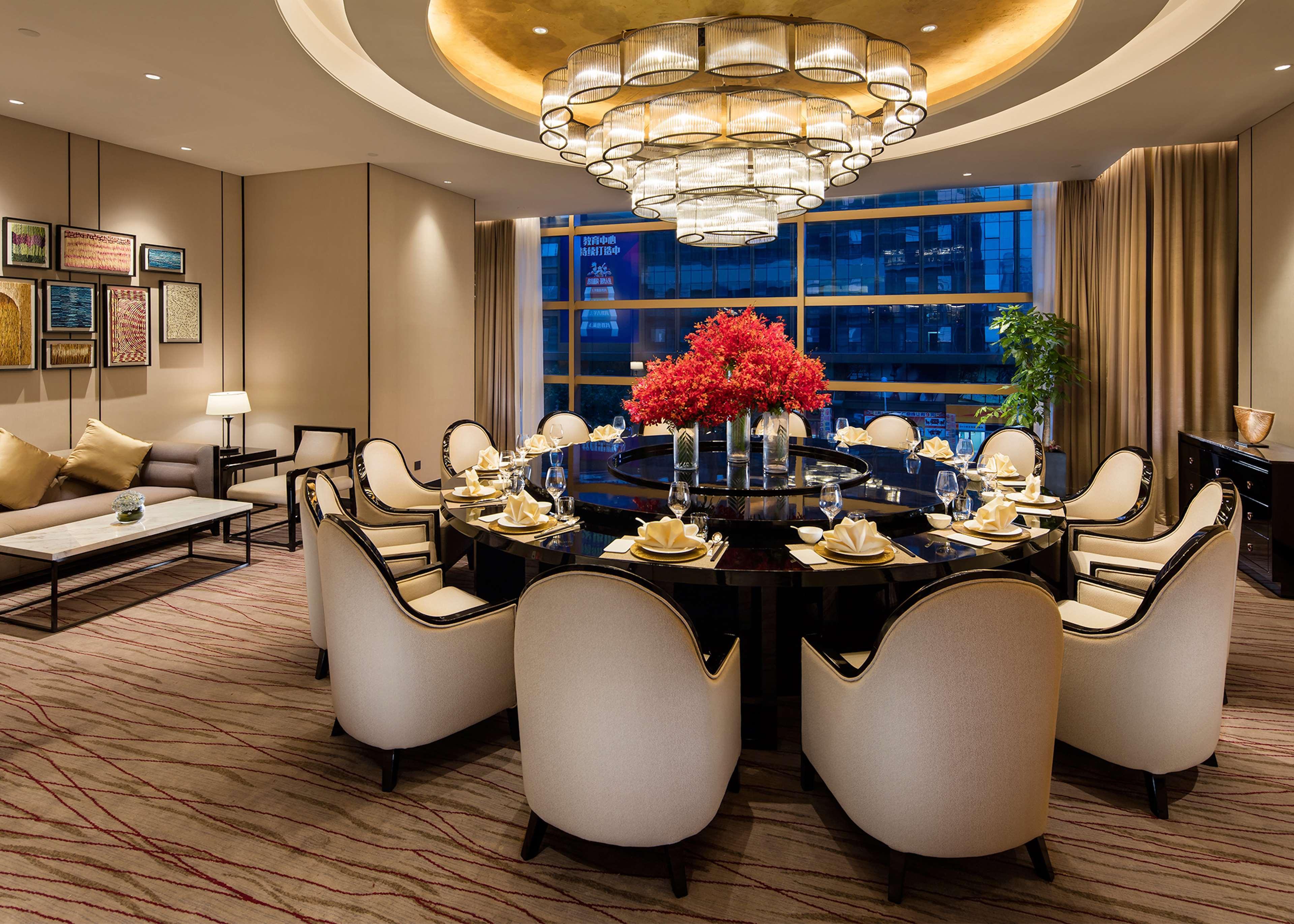 Doubletree By Hilton Chongqing - Nan'An Hotel Bagian luar foto